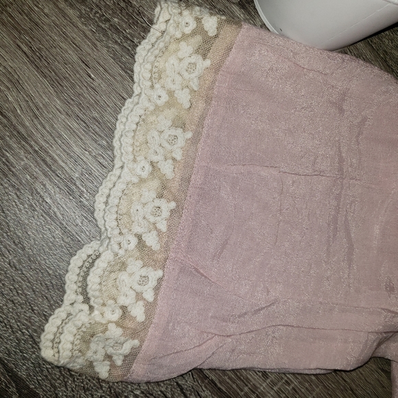 | Trinity | Lace Peasant Top - Picture 4 of 9